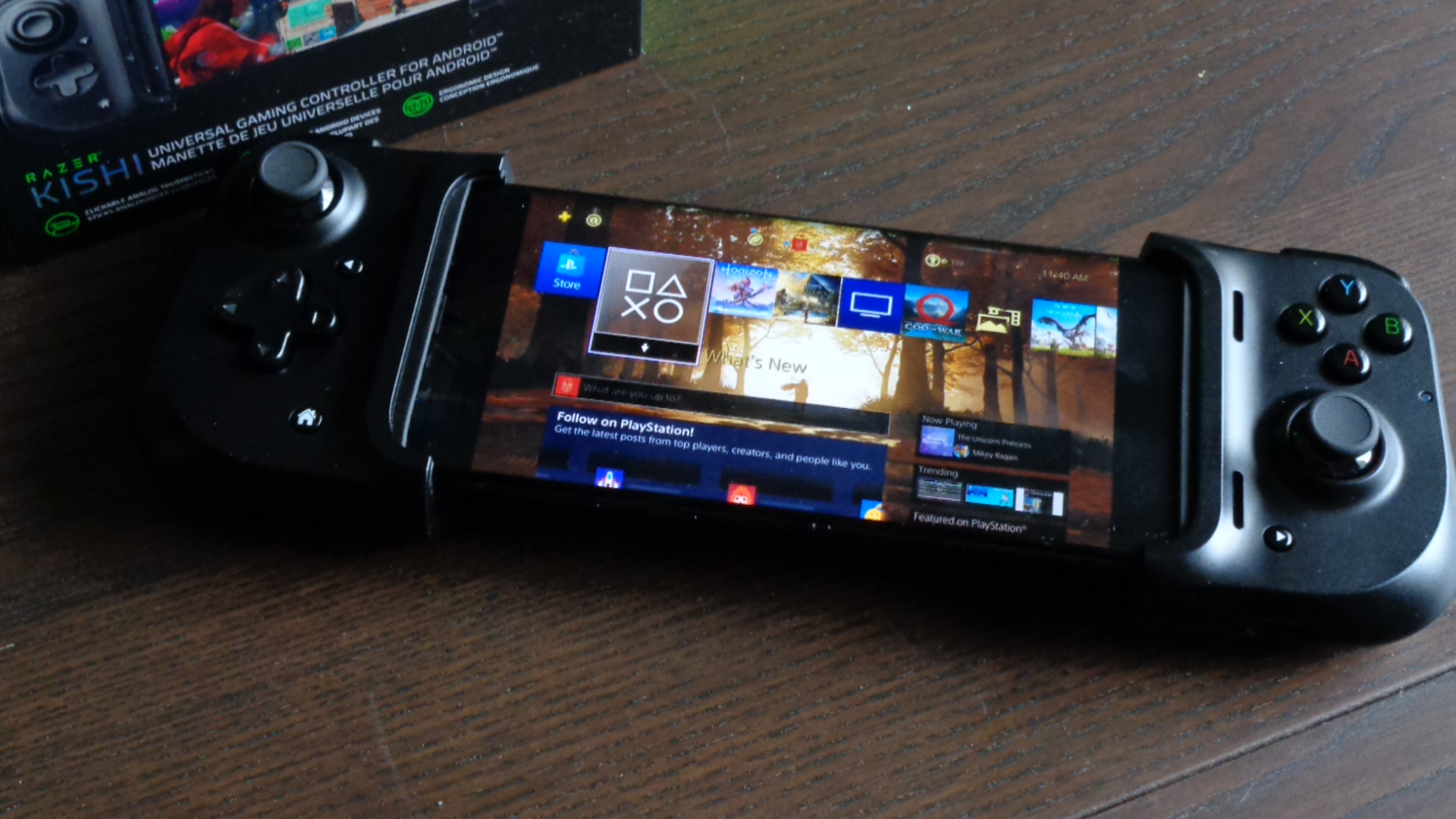 Razer Kishi V2 Xbox Editions - Phone Controller for Xbox Remote Play