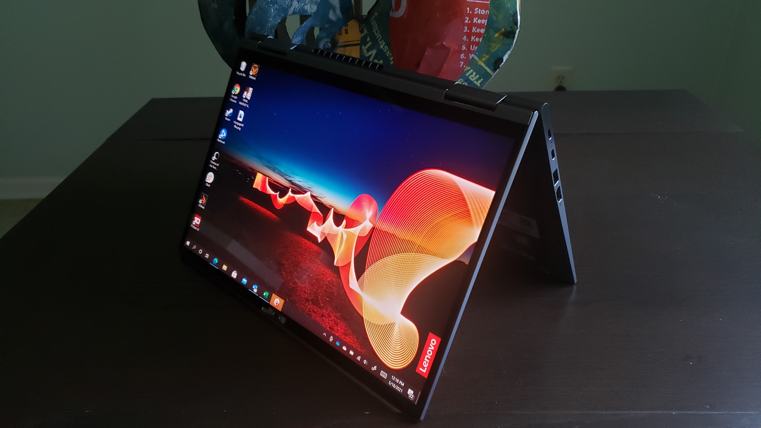 Lenovo ThinkPad X1 Yoga Gen 8 Review: Business 2-in-1 With Right